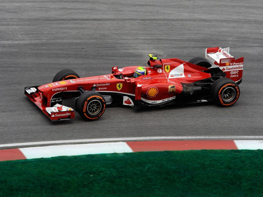  Ferrari F138 2013 года  (фото 9 из 16)